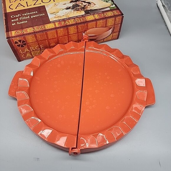 Pizzacraft Large 11 in Diameter Calzone Press, Plastic Press - Picture 3 of 3